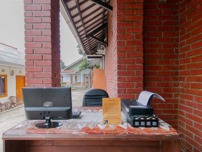 Ayu Homestay Syariah Sukabumi Exterior foto